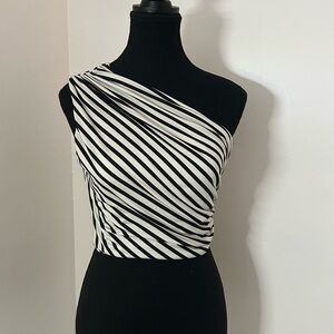 Striped one shoulder top!